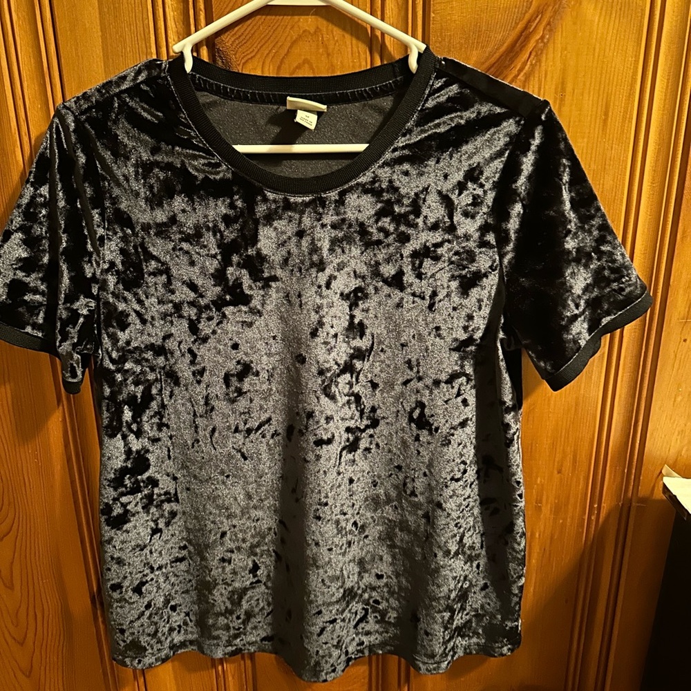 Luxurious Velvet Short Sleeve Top in Black